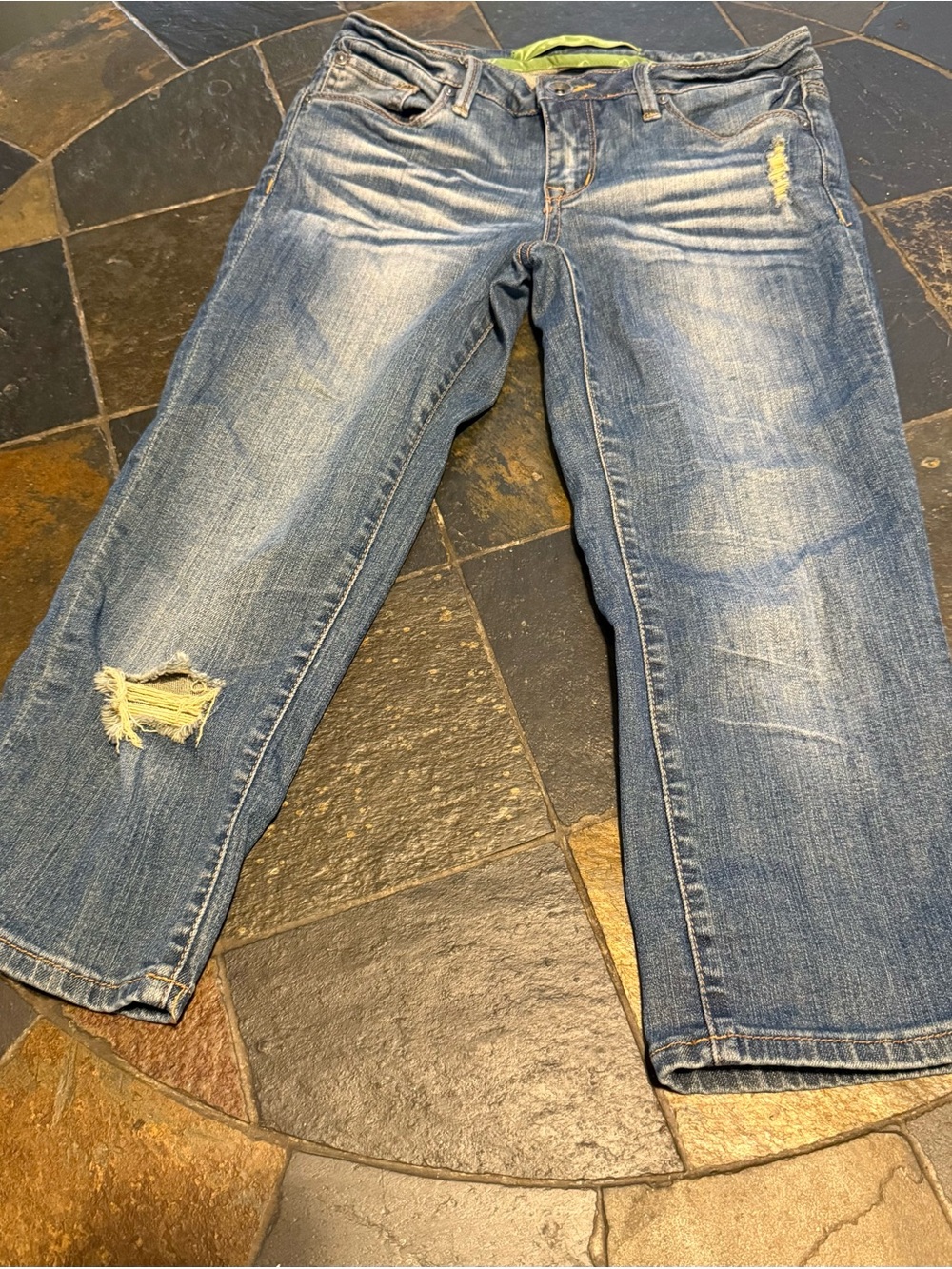 refuge Blue Distressed Ankle Crop Jeans